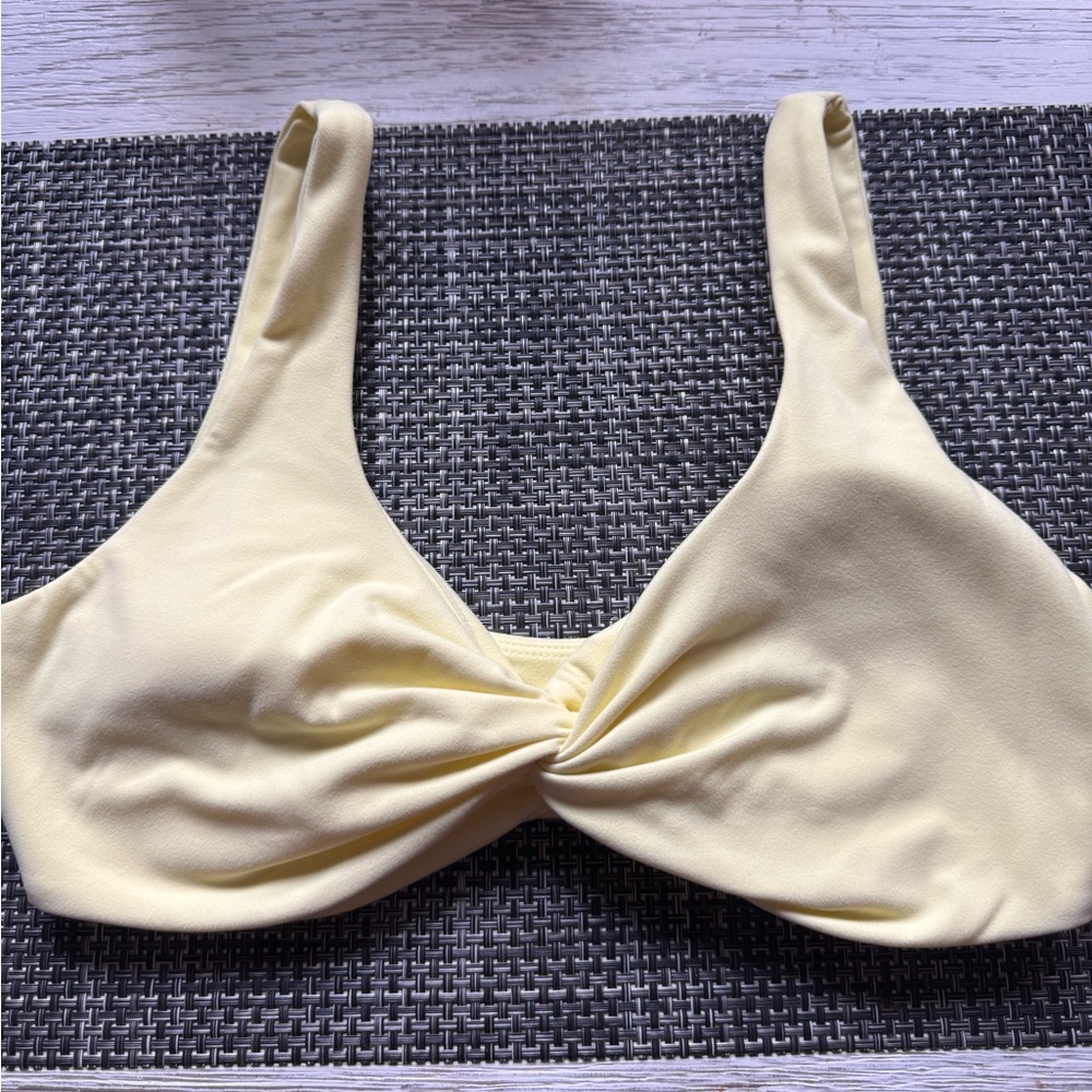 Buffbunny Twisted Sport Bra